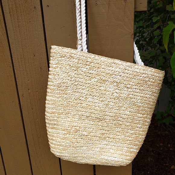 NWT Disney hello sunshine tote - Picture 4 of 5